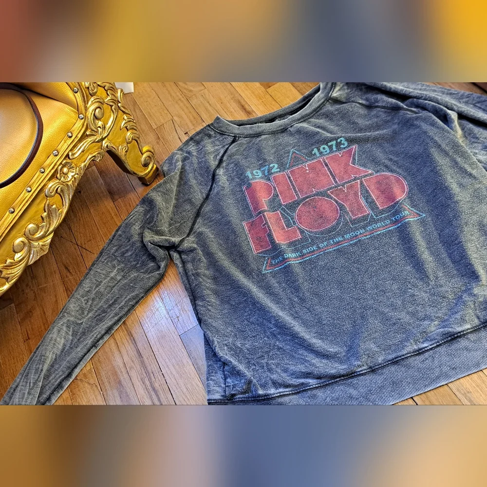 Pink Floyd Graphic Sweatshirt By Recycled Karma. Distressed Grey. Size Small - Picture 5 of 9